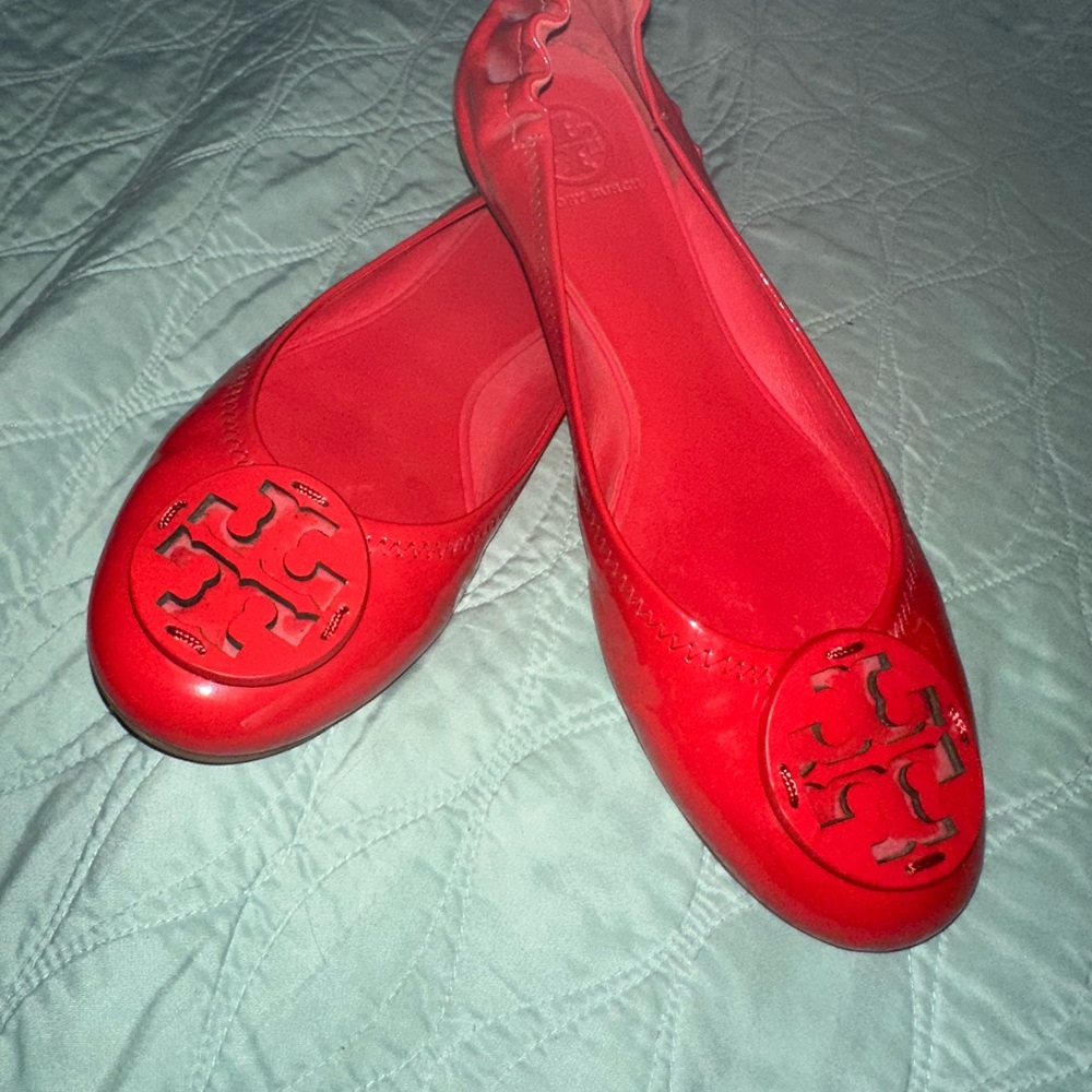 Tory Burch Patent RED Leather Baller shoe- great condition- never worn